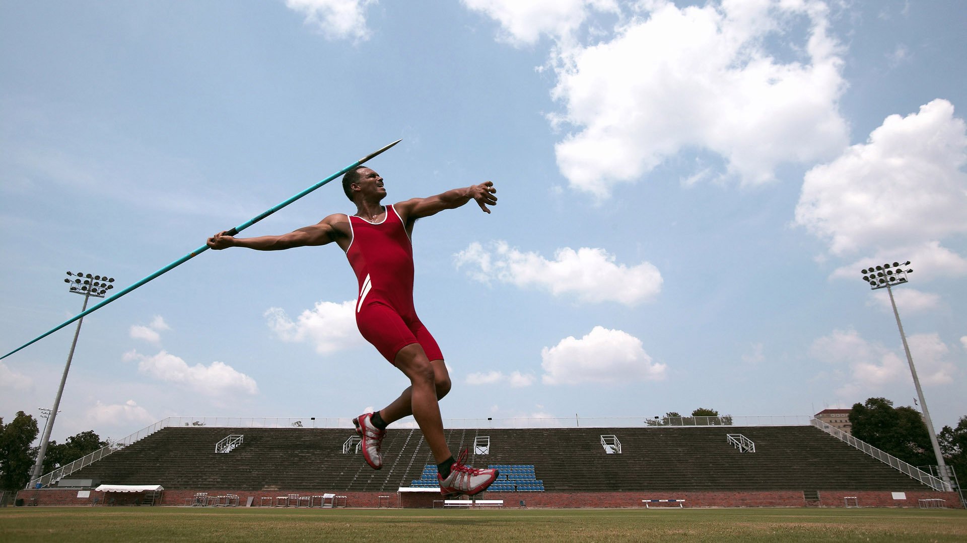 女篮拼搏精神感染亿万球迷，女篮球员的盛宴