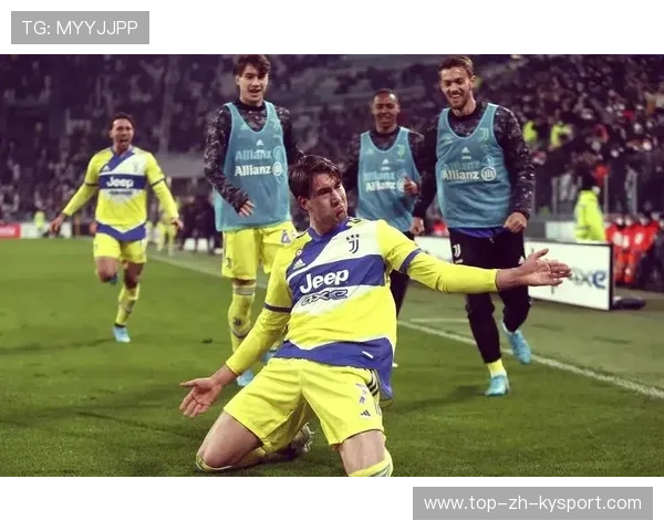 尤文前场连续传递撕开缺口，弗拉霍维奇强势冲击禁区